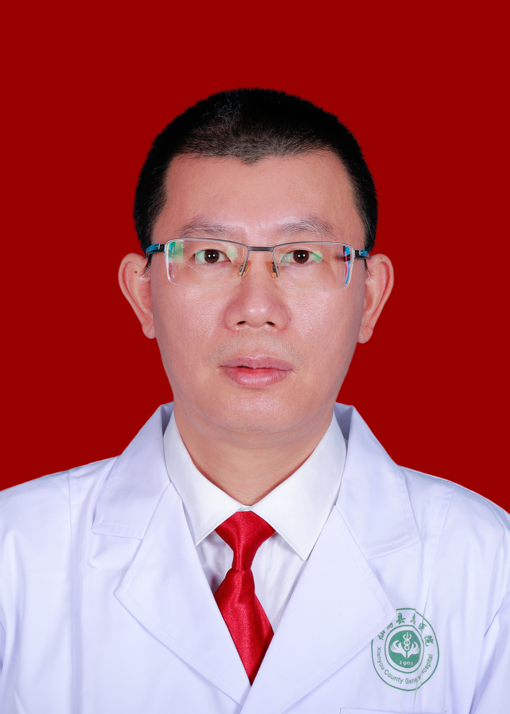<b>颜辉煌</b>
